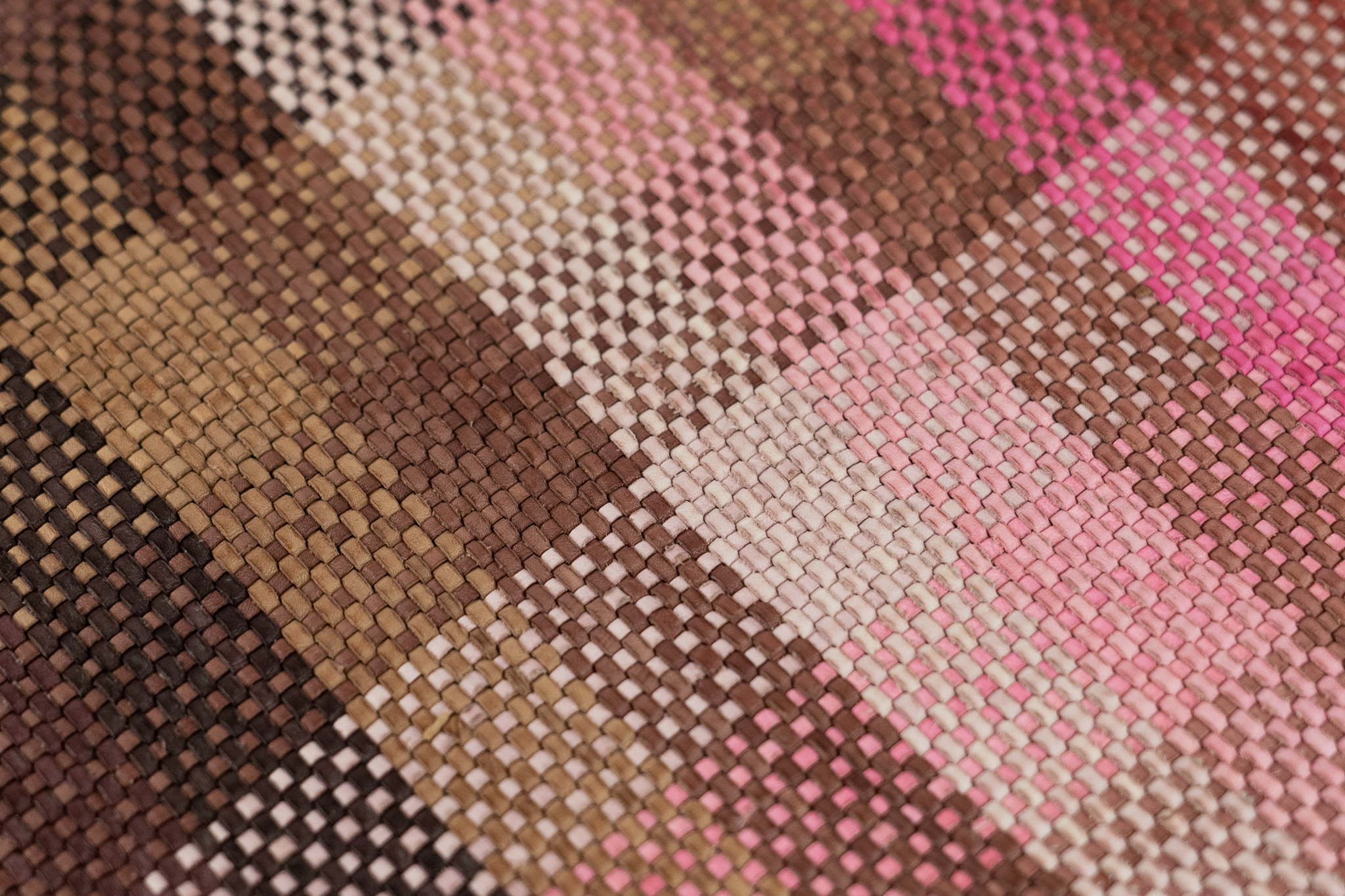 Argyle - Pink (angle, close up)